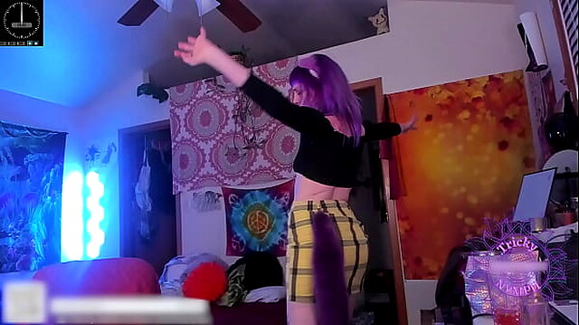 Neko Nymph Dances Sensuously in a Live Show