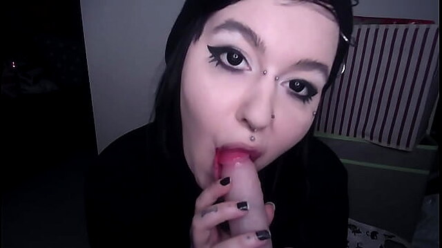 Emo Girl Giving a Seductive Blowjob